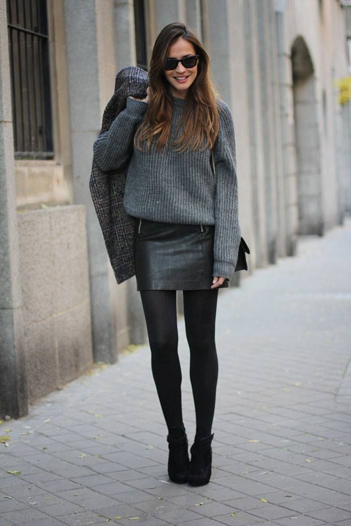 Мини-юбка со свитером
